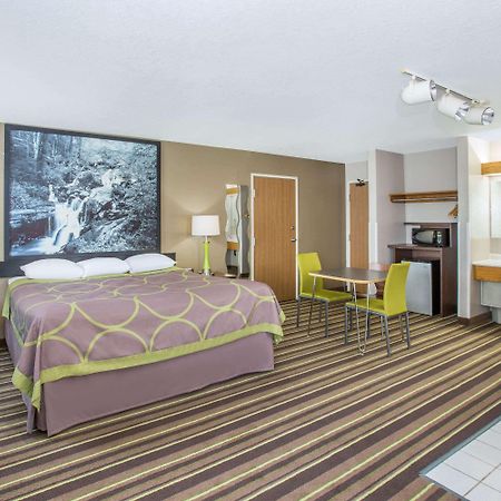 Super 8 By Wyndham Brookings Hotel Ngoại thất bức ảnh
