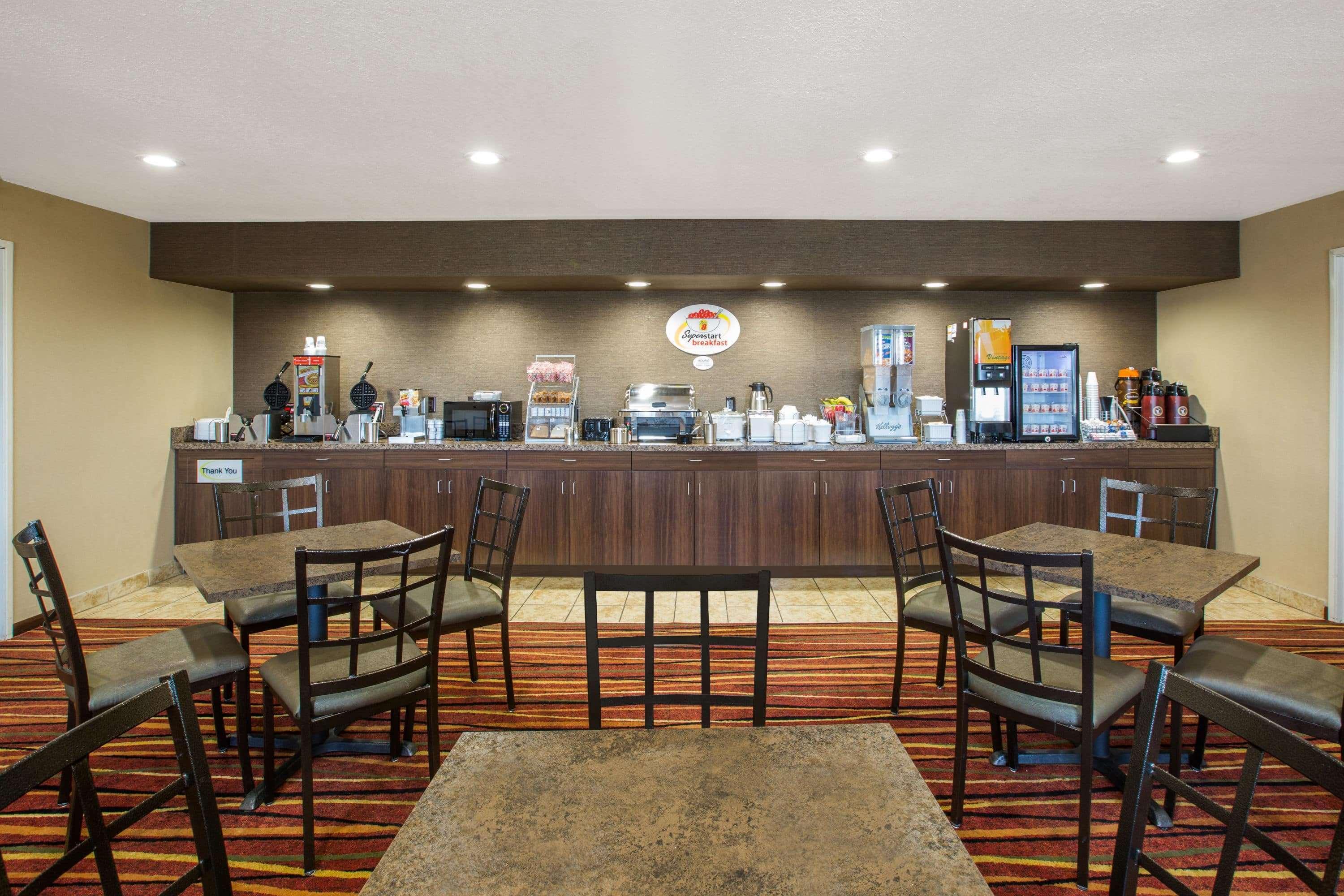 Super 8 By Wyndham Brookings Hotel Ngoại thất bức ảnh