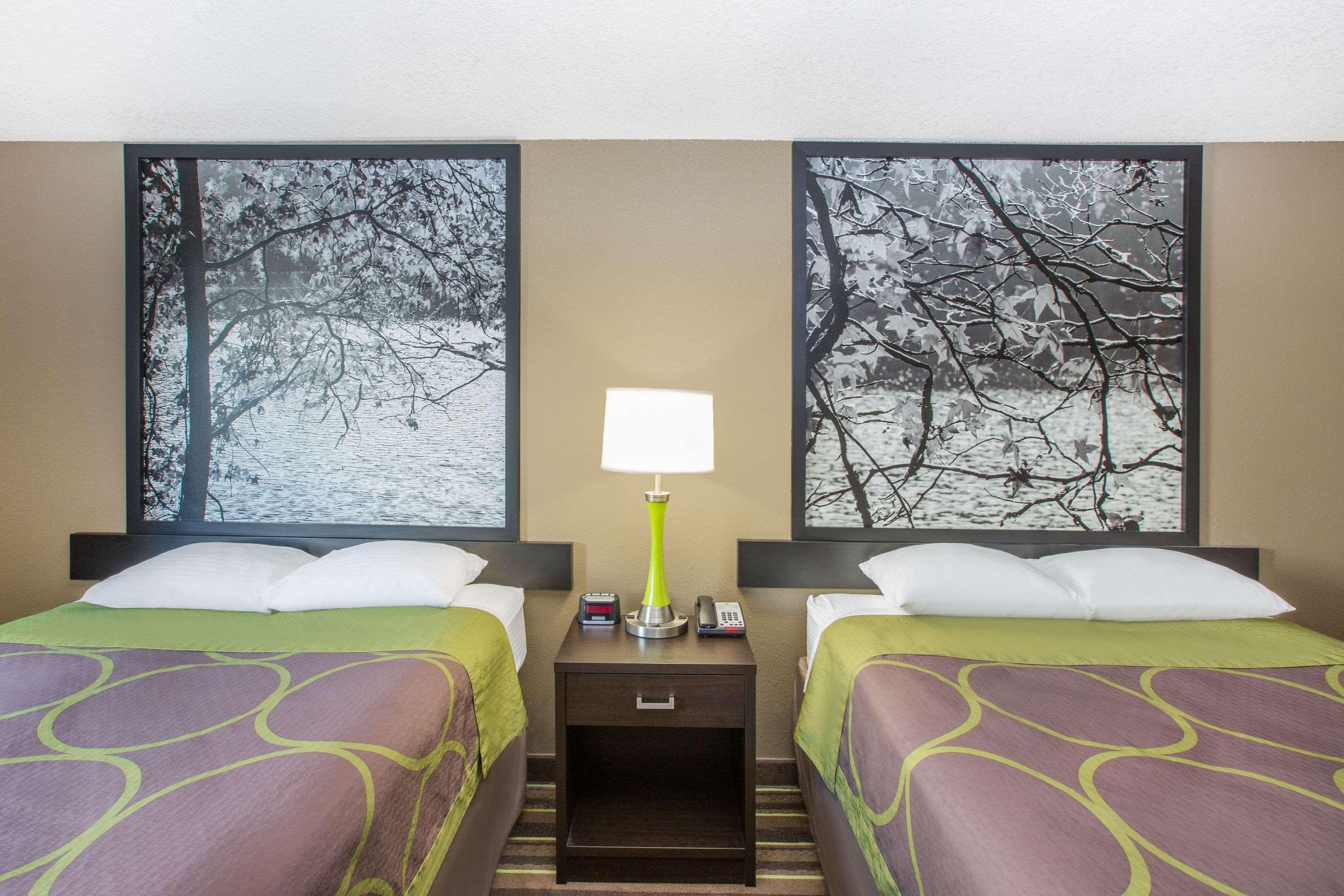 Super 8 By Wyndham Brookings Hotel Ngoại thất bức ảnh